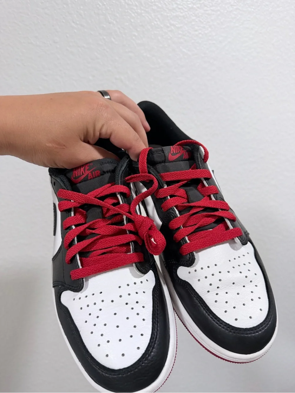 Nike Air Jordan Low - Black / White / Red